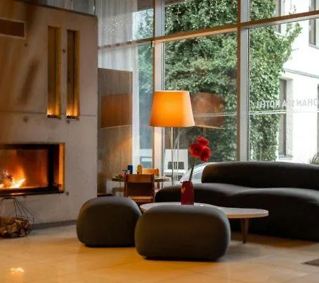 Aparthotel Johan & 4*