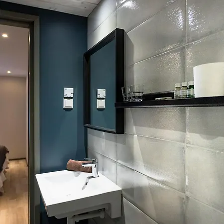 Johan & Aparthotel 4*