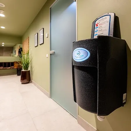 Johan & 4*
