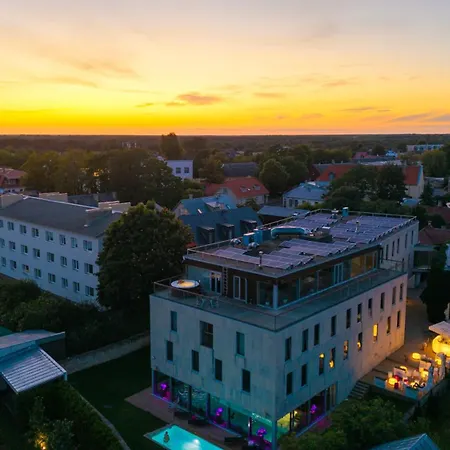 Johan & Aparthotel 4*