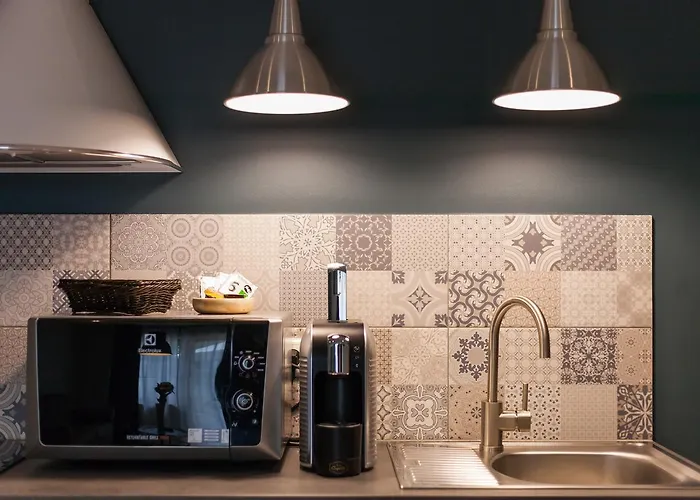 Johan & كوريسارِ