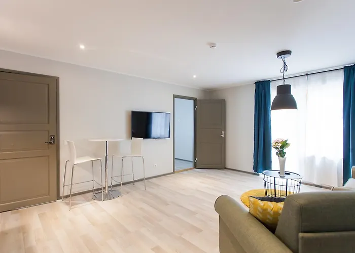 Johan & كوريسارِ